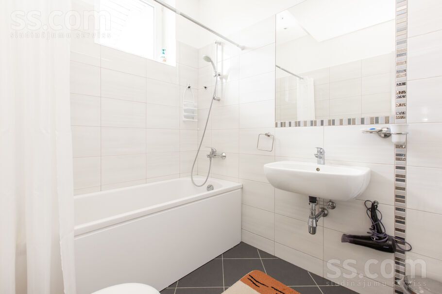 Jūras 10, Ragaciems, Tukums un raj. — maja