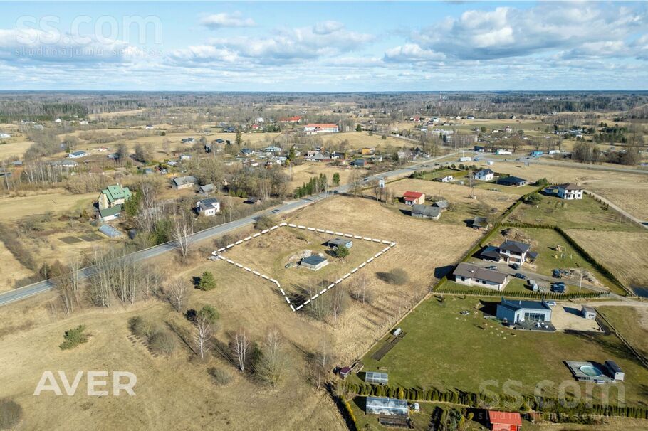 Lejasvētras 1, Ogre un raj., Ikšķiles l. t. — zeme