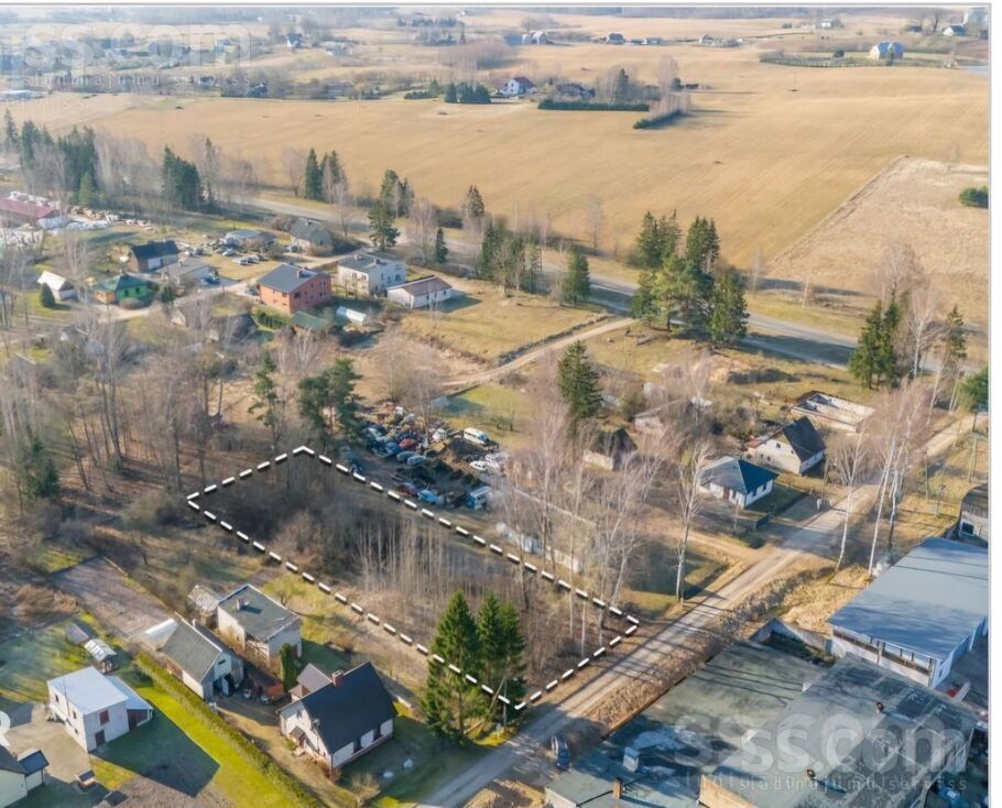 Strauta 16, Dobele un raj., Dobele — zeme