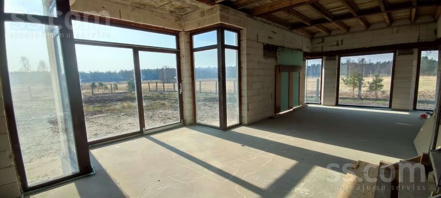 Lūšu 10, Jūrmala — maja