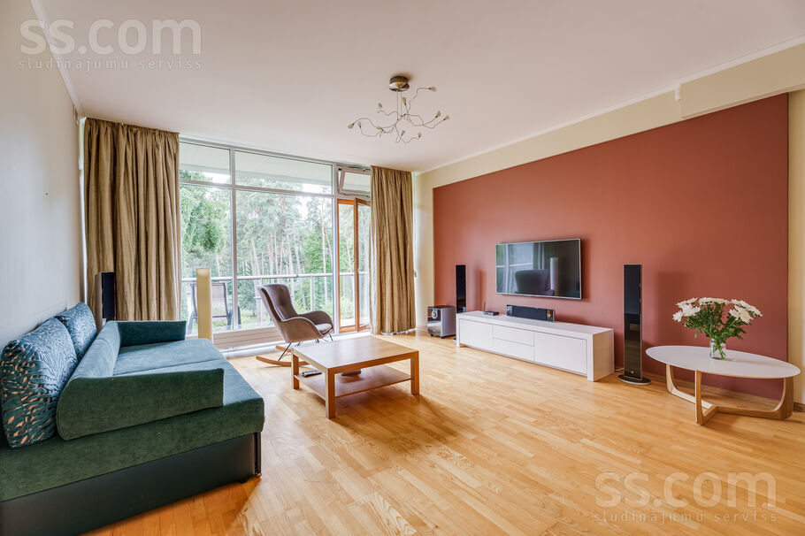 Dzintaru prospekts 13/15, Jūrmala — dzivoklis