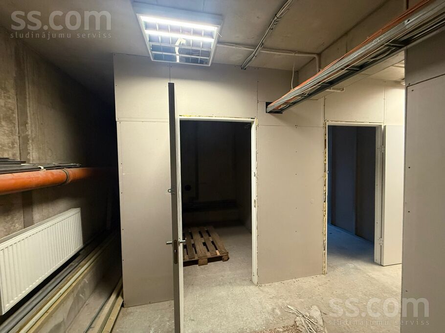 Anniņmuižas 7, Rīga, Zolitūde — telpa