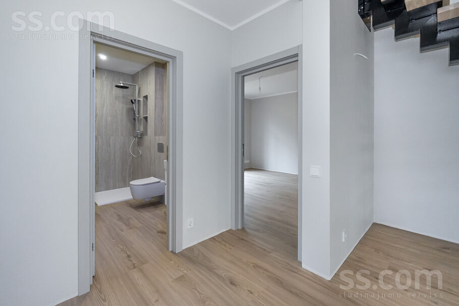 Melleņu iela 14, Ogre un raj., Ogre — maja