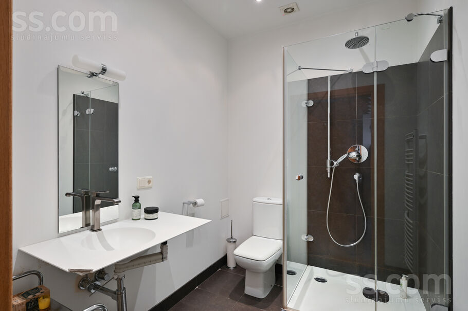 Pulkv. Brieža 7, Rīga — dzivoklis