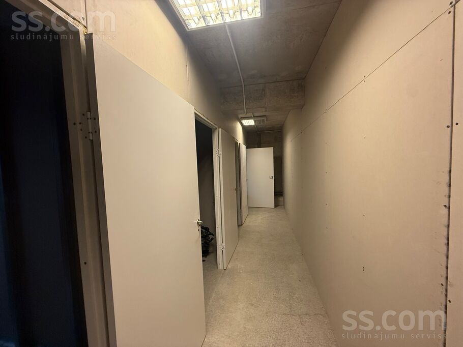 Anniņmuižas 7, Rīga, Zolitūde — telpa