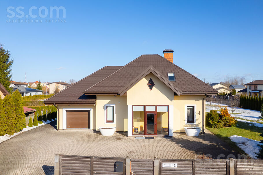 Upeņu iela 2, Rāmava, Rīgas rajons, Ķekavas pag. — maja