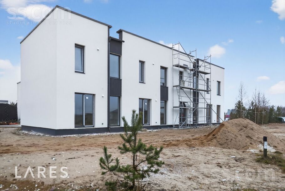 Juglas 1, Rīga — maja