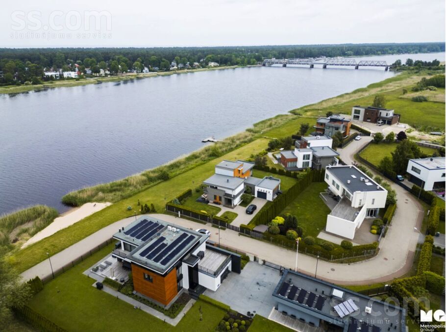 Laipu iela 2, Jūrmala — maja