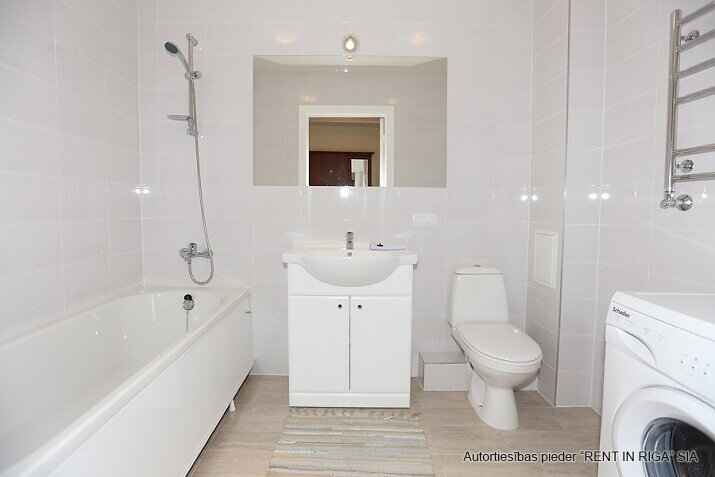 Brīvības gatve 300, Rīga