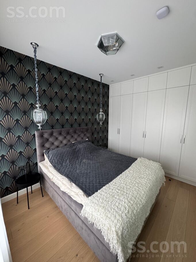 Dzintaru Prospekts 48k1, Jūrmala — dzivoklis