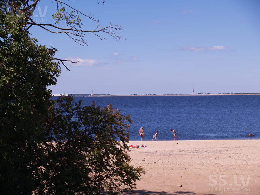 Pludmales iela, Bērzmente, Rīgas rajons, Ķekavas pag. — zeme