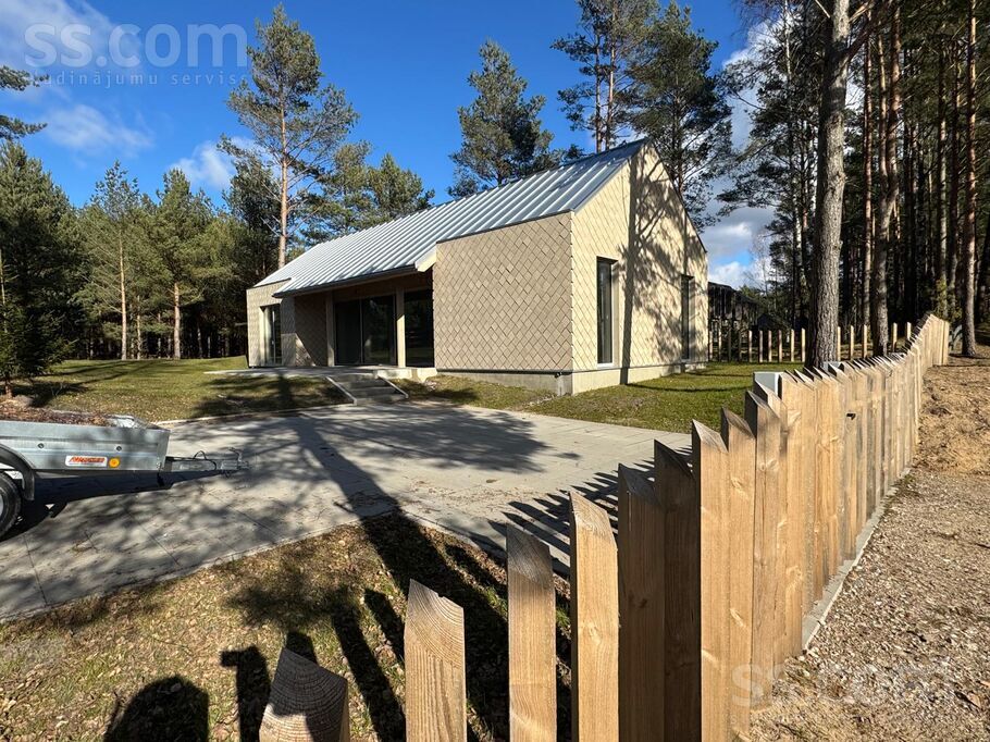 Brīvības iela 42, Liepāja un raj., Pāvilosta — maja