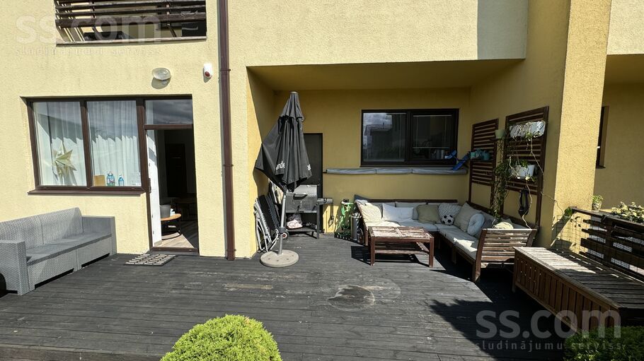 Vīnkalnu iela 37, Mārupe, Rīgas rajons, Mārupes pag. — maja