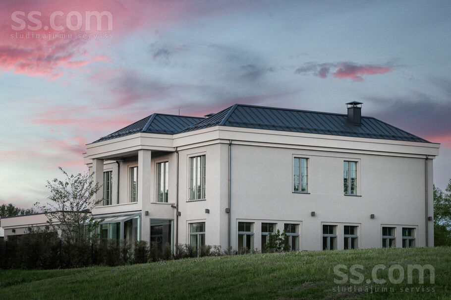 Jaunā Mežaparka 3, Rīga — zeme