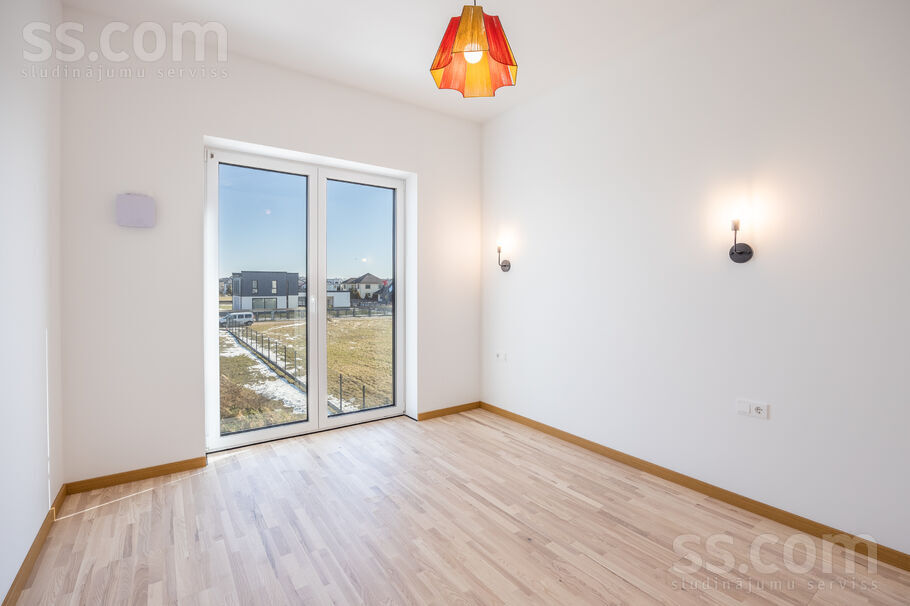 Rītausmas iela 1, Mārupe, Rīgas rajons, Mārupes pag. — maja