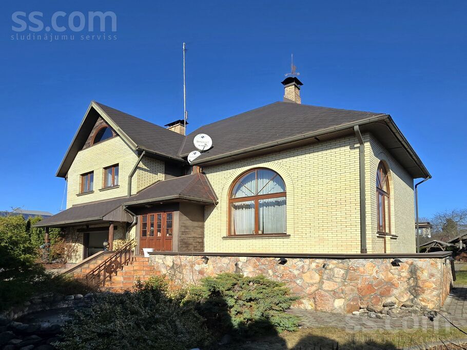 Ezermalas 24, Piņķi, Rīgas rajons, Babītes pag. — maja