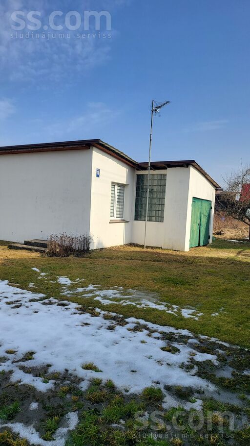 Ozolu iela 19, Carnikava, Rīgas rajons, Carnikavas nov. — maja