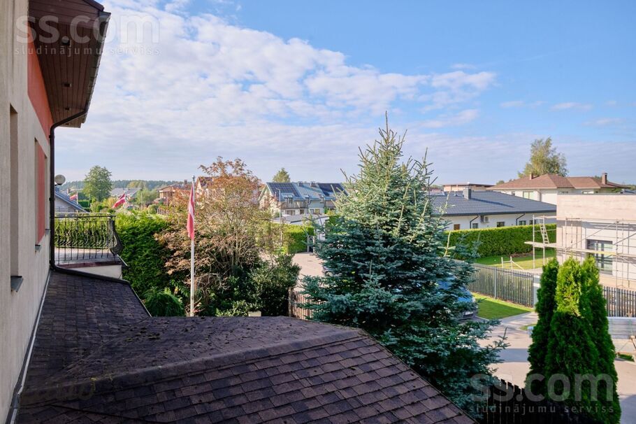 Bišu 9, Spilve, Rīgas rajons, Babītes pag. — maja