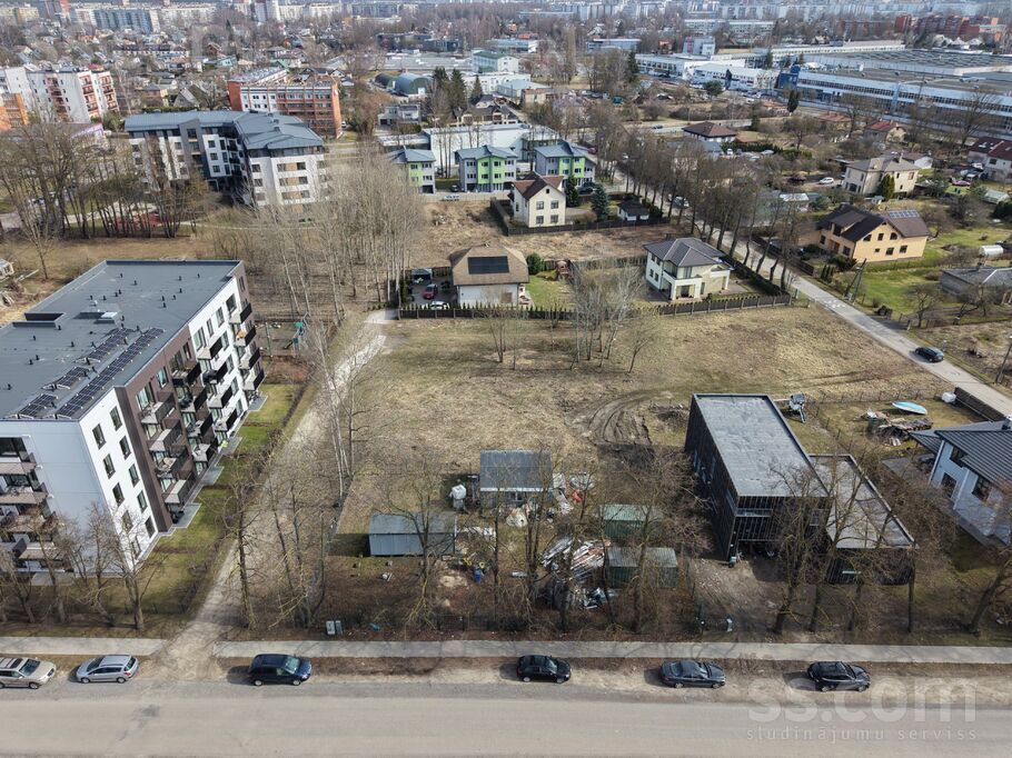 Trasuna 29, Rīga — zeme