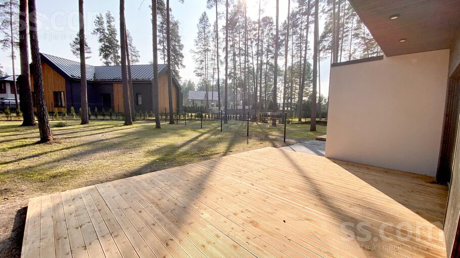 Dzintaru iela 4, Berģi, Rīgas rajons, Garkalnes nov. — maja