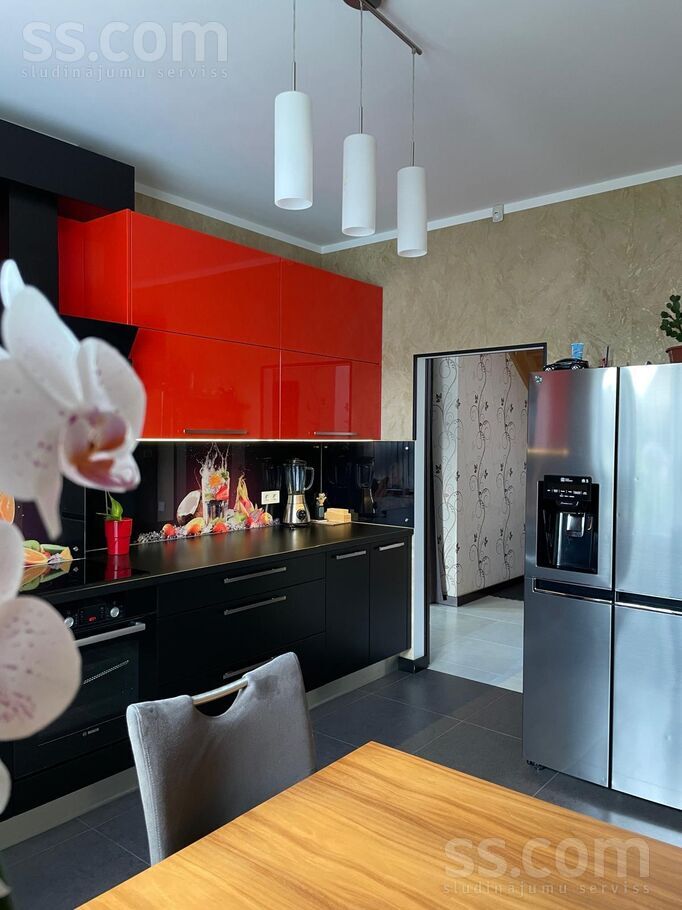 Balto Ķiršu iela 6, Tēraudi, Rīgas rajons, Salaspils l. t. — maja