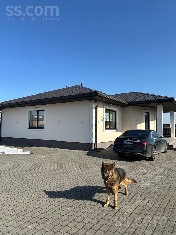 Vecozolu iela 16, Mārupe, Rīgas rajons, Mārupes pag. — maja