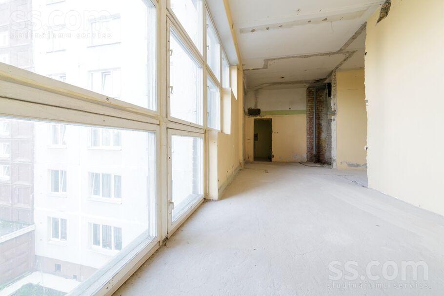 Eizenšteina 57/1, Rīga — maja