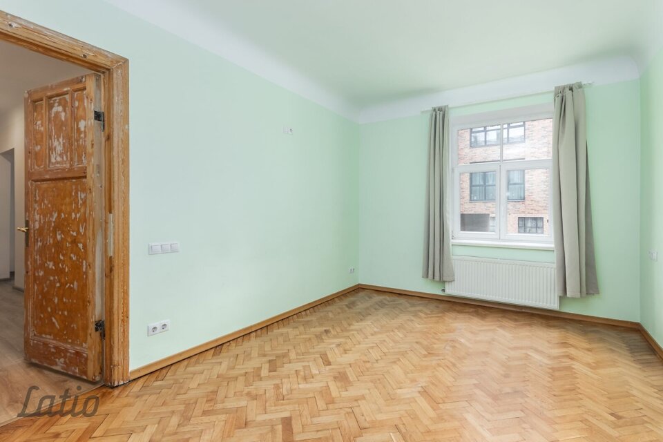 Sparģeļu iela 10, Rīga