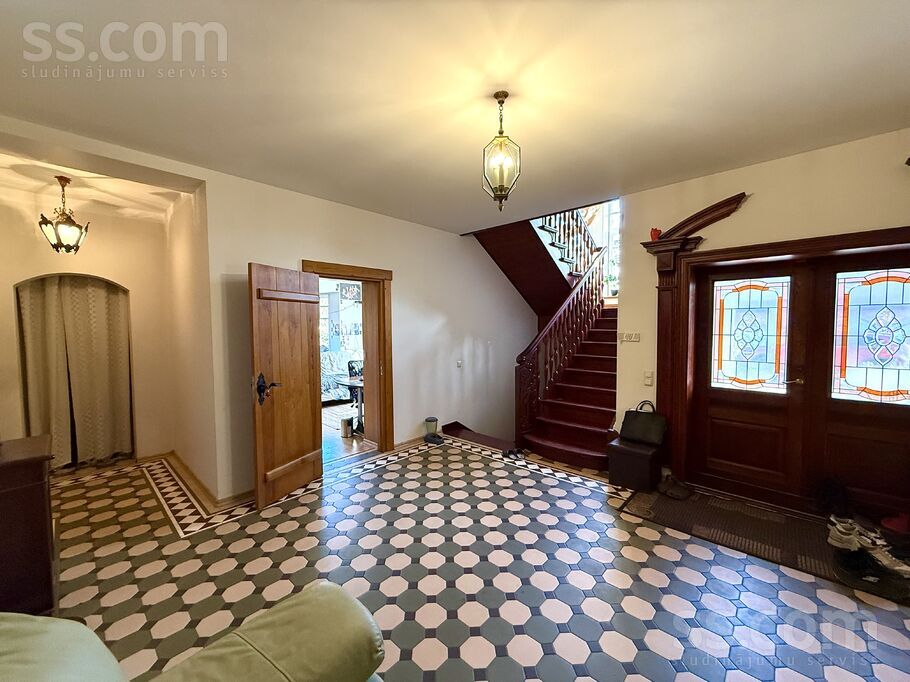 Planīcas 13, Rīga — maja