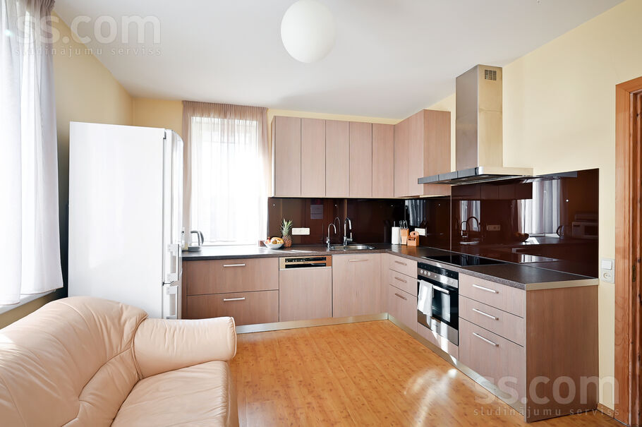 Upeņu iela 2, Rāmava, Rīgas rajons, Ķekavas pag. — maja