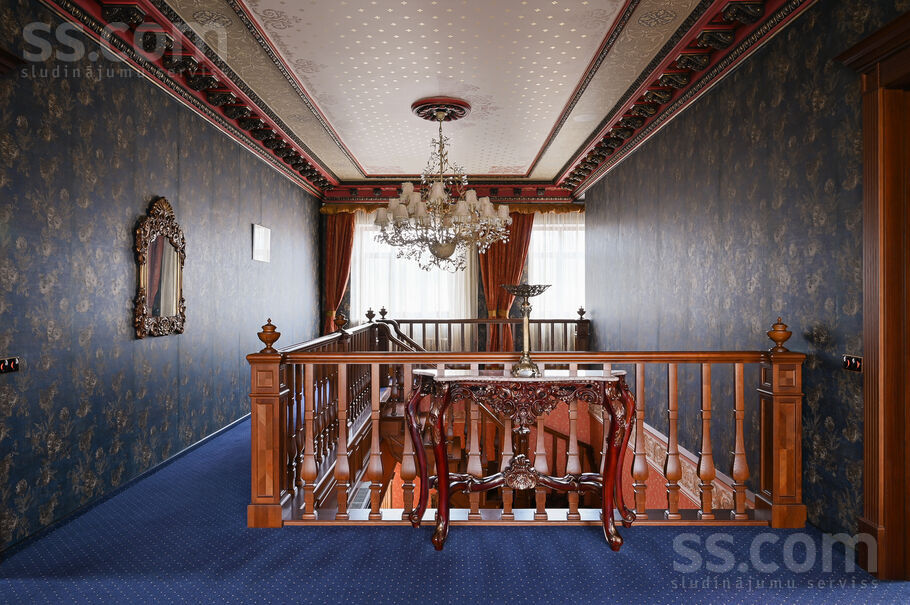 Omnibusa iela 8b, Jūrmala — maja