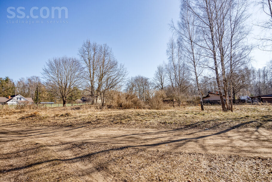 Misas 27, Rīga — zeme