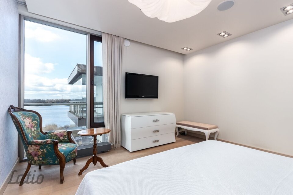 Tīklu iela 11, Jūrmala