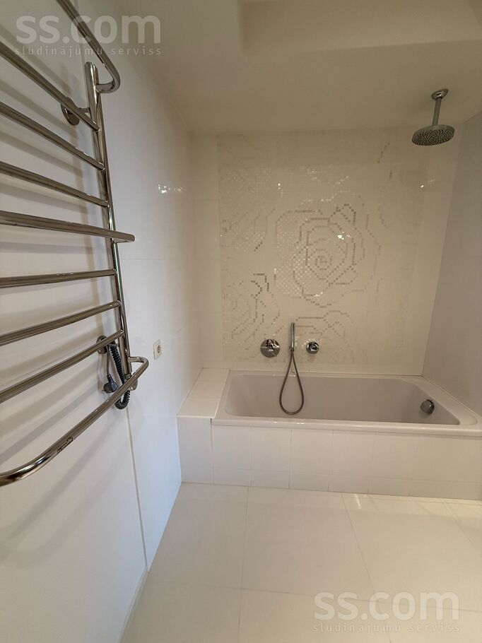 Melluzu prospects 77, Jūrmala — dzivoklis