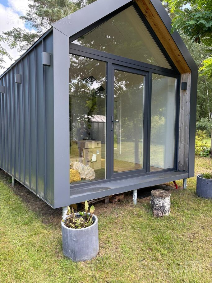 Plūmes/oāzes, Mazirbe, Talsi un raj., Kolkas pag. — maja