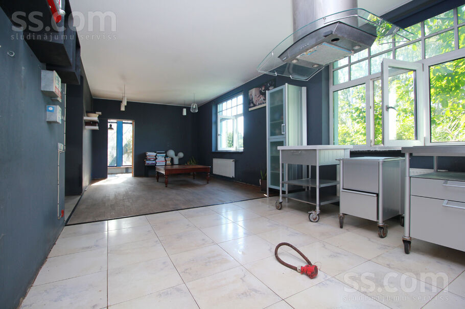 Dārzciema 17, Rīga — maja