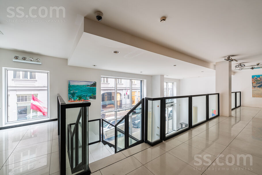 Vaļņu 4, Rīga, Vecrīga — telpa