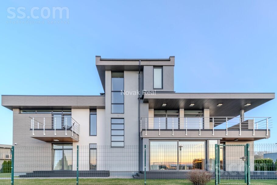 Laipu iela 2, Jūrmala — maja