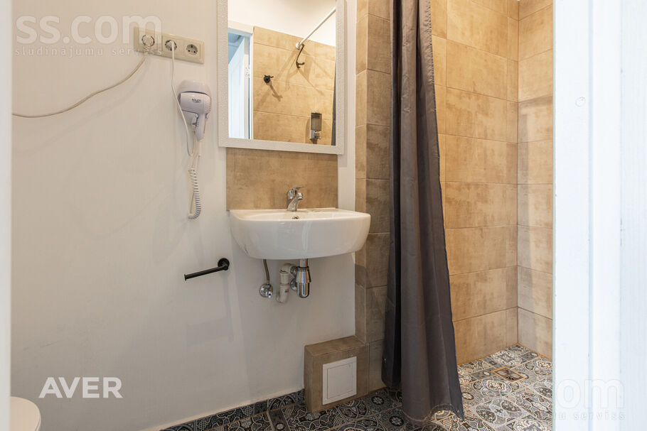 Ludzas 70, Rīga — maja