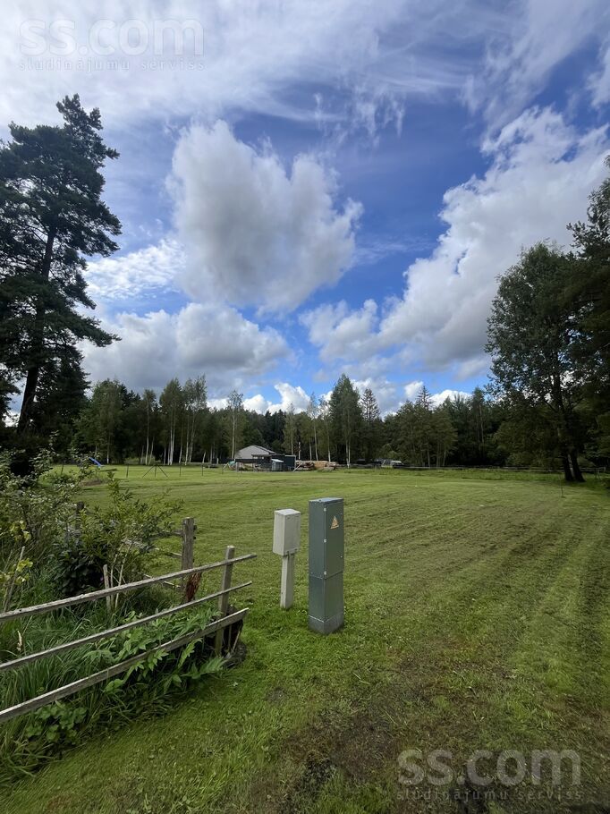 Andreja Pumpura iela 28b, Ogre un raj., Lielvārde — zeme