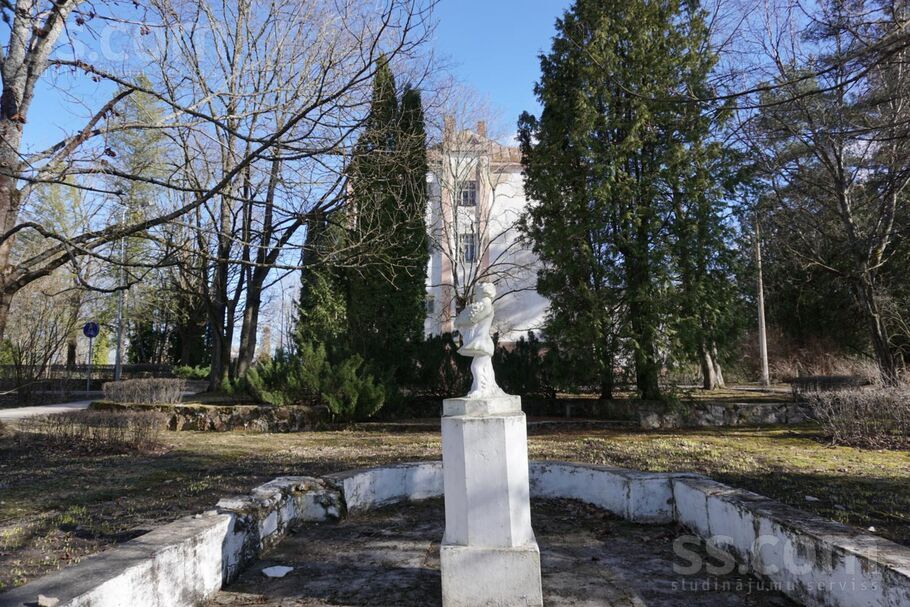P64, Daugavpils un raj., Daugavpils — maja