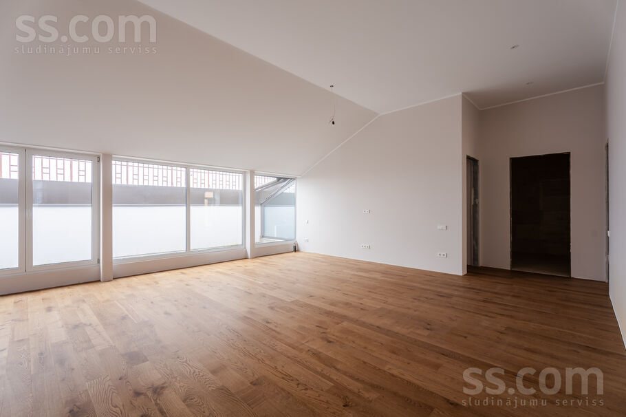 Aspazijas bulv. 20, Rīga — maja