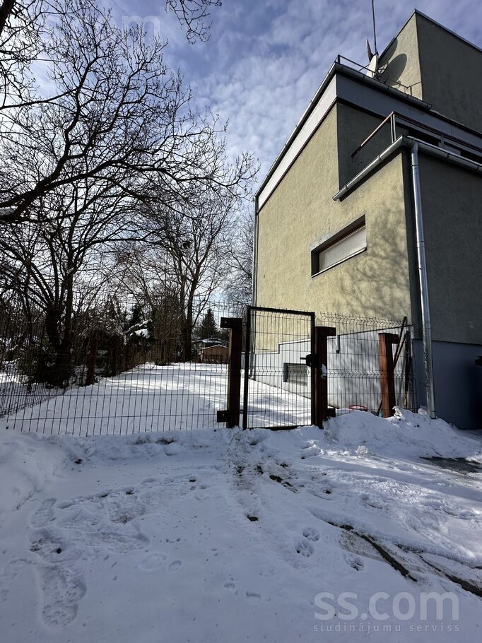 Apuzes 28, Rīga — dzivoklis