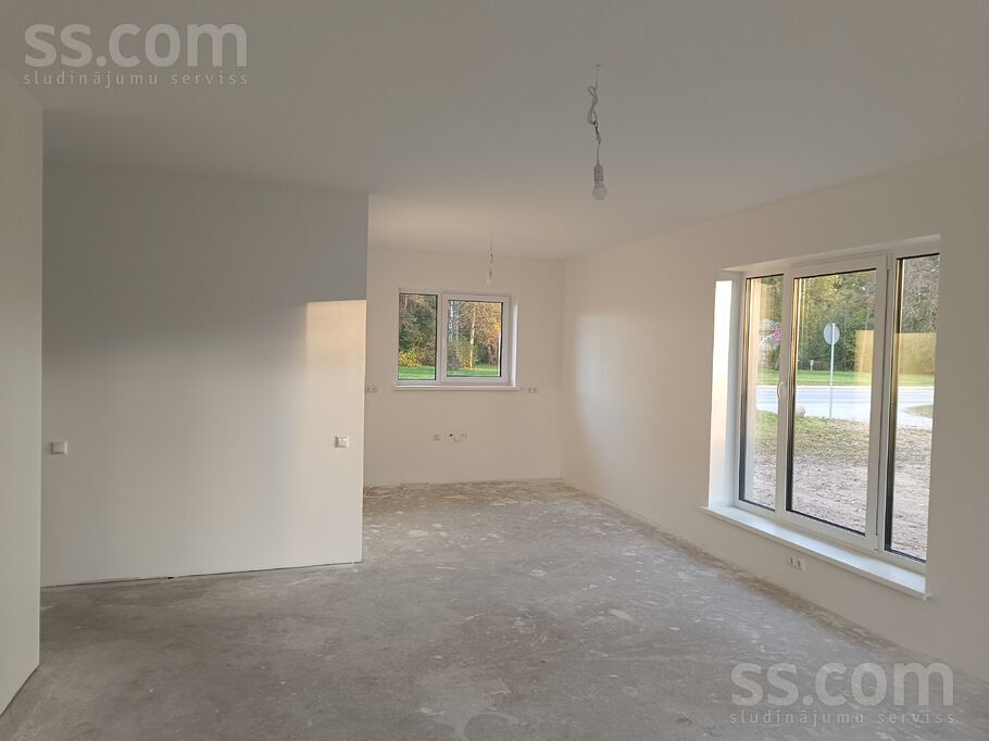 Rembates iela 35a, Ogre un raj., Lielvārde — maja