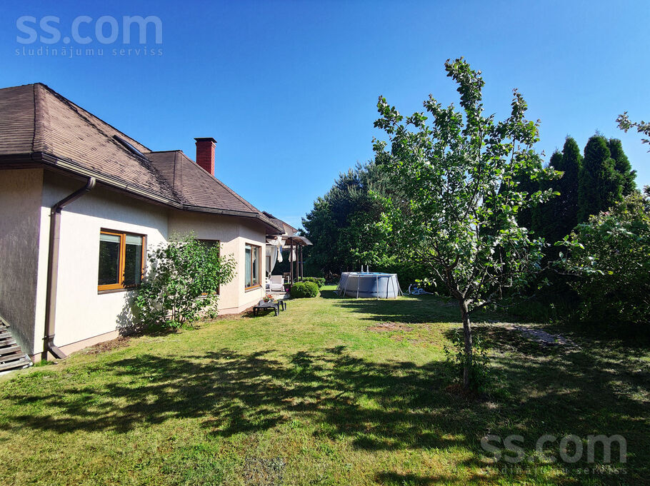 Kālavu 6, Mežāres, Rīgas rajons, Babītes pag. — maja