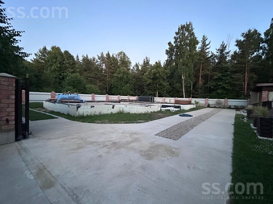 Pirmā iela 1a/2a, Šķēde, Liepāja un raj., Medzes pag. — maja