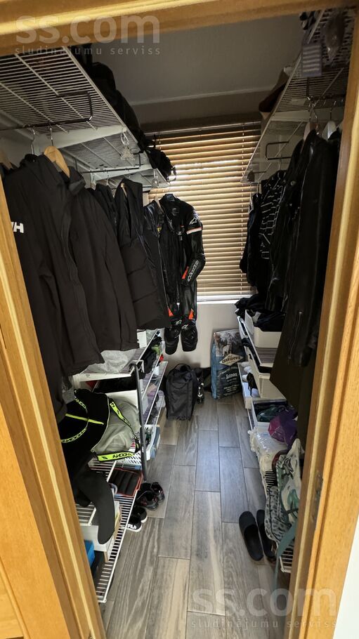 Vīnkalnu iela 37, Mārupe, Rīgas rajons, Mārupes pag. — maja