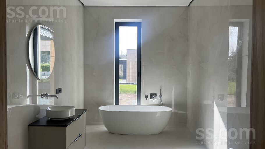 Viktorijas, Dzilnuciems, Rīgas rajons, Babītes pag. — maja