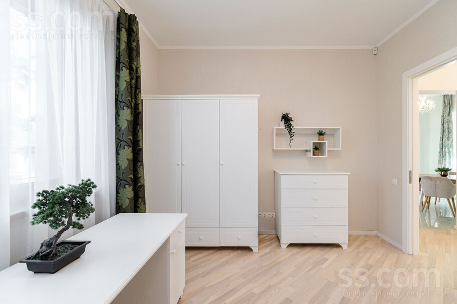 Ezerparka iela, Berģi, Rīgas rajons, Garkalnes nov. — maja