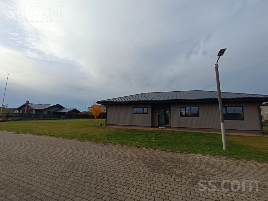 Zvejnieku iela 13, Ogre un raj., Ikšķile — maja